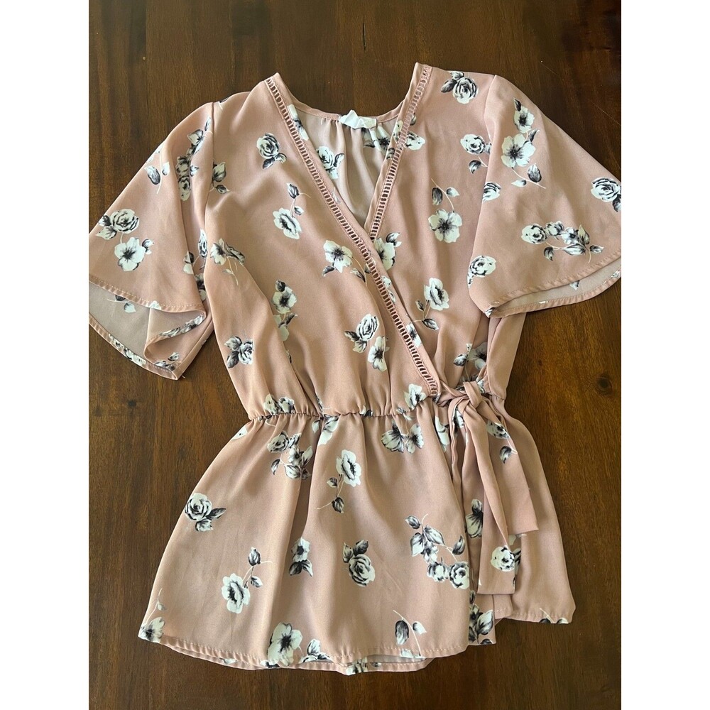 Women's Sienna Sky Pink Floral V-neck with Side Tie Top Size Small